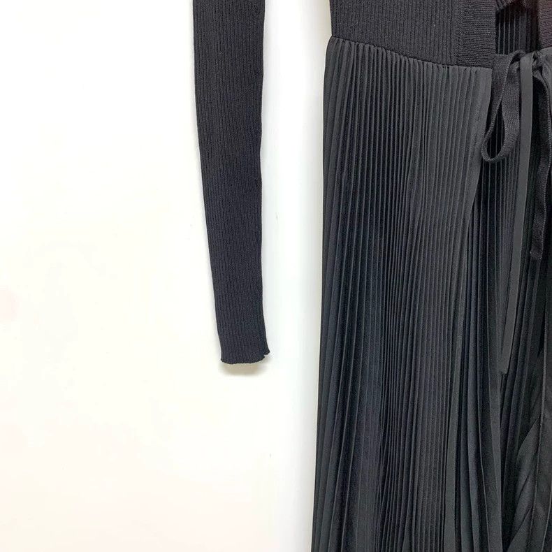 Prada Classic Black Pleated Prada Dress Size L / US 10 / IT 46 - 7 Thumbnail