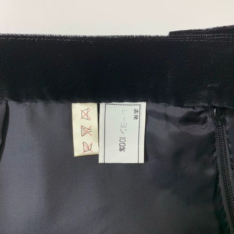 Dior Christian Dior Black Velvet Skirt Size M Size 30" / US 8 / IT 44 - 4 Thumbnail