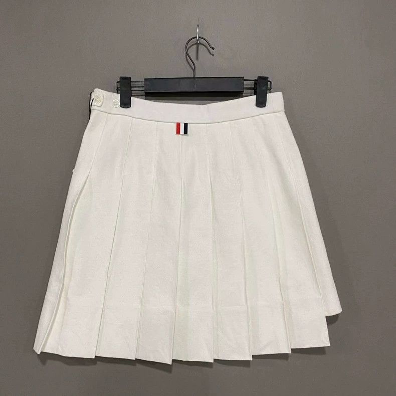 Thom Browne Classic White Pleated Skirt by Thom Browne Size 40" / US 18 - 3 Thumbnail