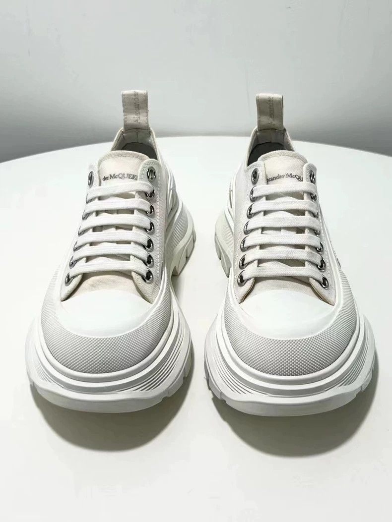 Alexander McQueen Alexander McQueen Low Top Sneakers White Size US 5 / IT 35 - 2 Thumbnail