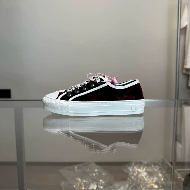 Dior DIOR Walk'n'Dior Red Velvet Sneakers Size 36 Size US 6 / IT 36 - 3 Thumbnail