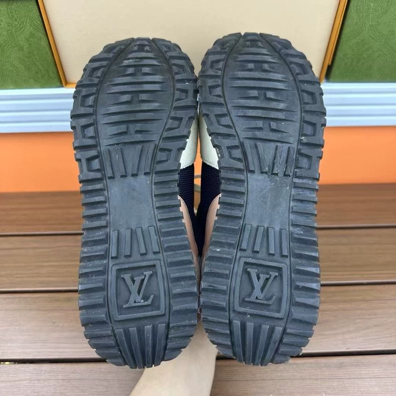 Louis Vuitton LV Runaway Casual Sneakers Size 35 Size US 5 / IT 35 - 8 Thumbnail