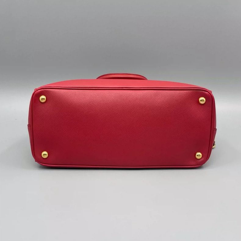 Prada Prada Red Leather Handbag with Gold Accents Size ONE SIZE - 5 Thumbnail