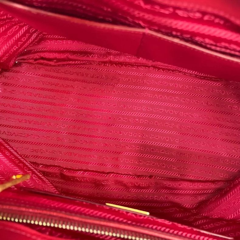 Prada Prada Red Leather Handbag with Gold Accents Size ONE SIZE - 8 Thumbnail