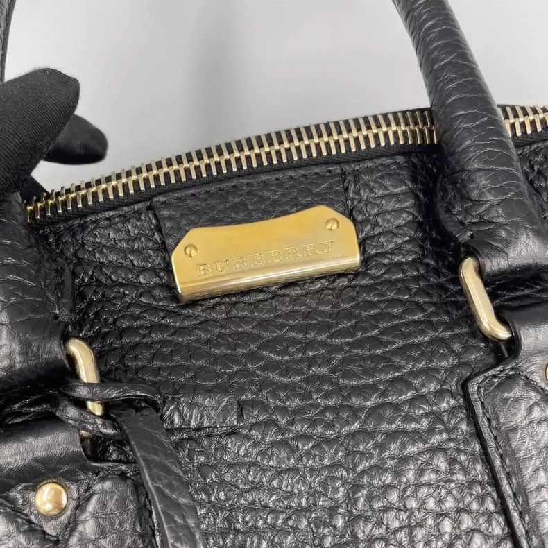 Burberry Burberry Shell Handbag in Black Leather Size ONE SIZE - 6 Thumbnail