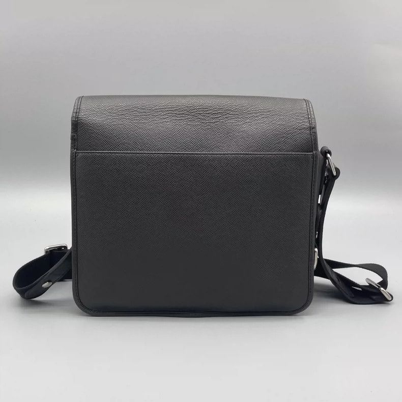 Louis Vuitton Louis Vuitton All-Leather Messenger Bag Size ONE SIZE - 2 Thumbnail