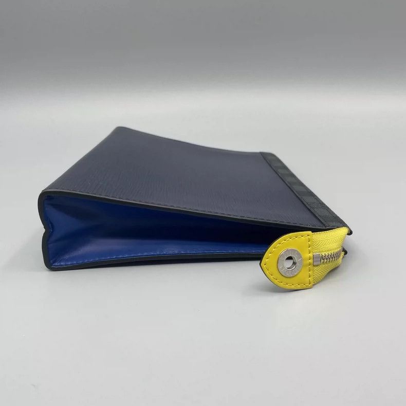 Louis Vuitton Louis Vuitton Water Wave Makeup Clutch Bag Size ONE SIZE - 5 Thumbnail