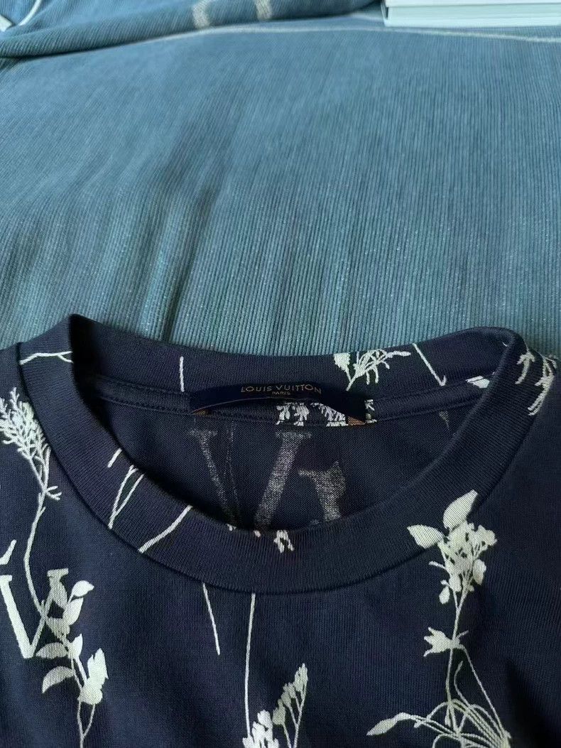 Louis Vuitton Louis Vuitton Floral Short Sleeve Top Size M / US 6-8 / IT 42-44 - 3 Thumbnail