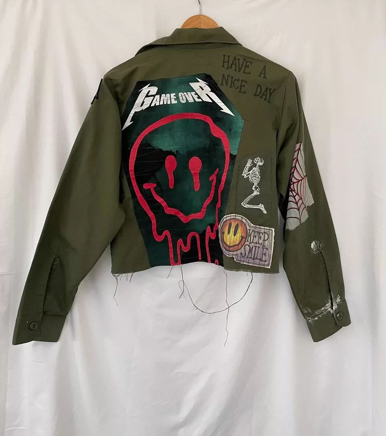 Vetements Cropped Military Jacket with Unique Designs Size ONE SIZE - 2 Thumbnail