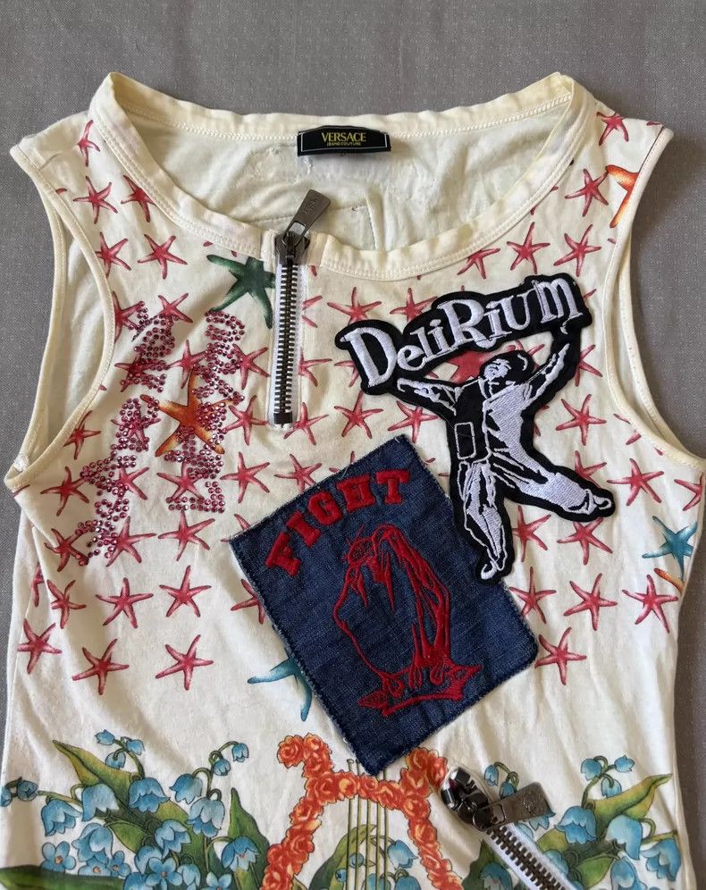 Versace Vintage Versace Embroidered Graphic Tank Top Size S / US 4 / IT 40 - 3 Thumbnail