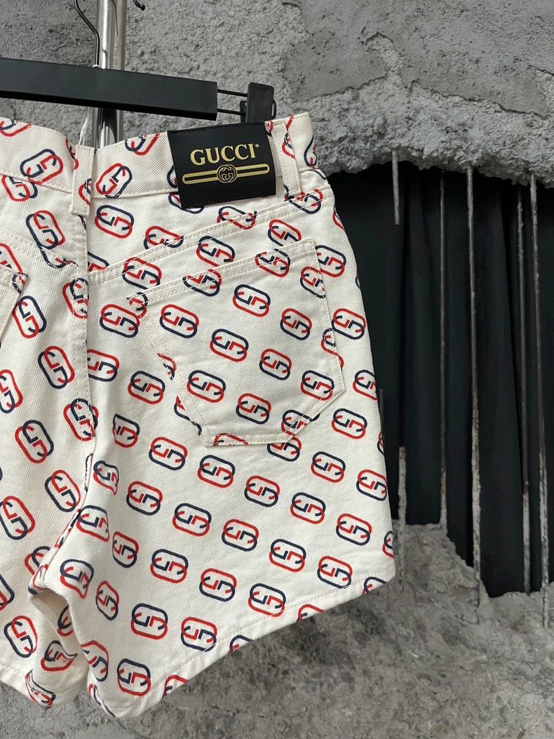 Gucci Gucci Short Pants with Logo Print Size 30" / US 8 / IT 44 - 3 Thumbnail