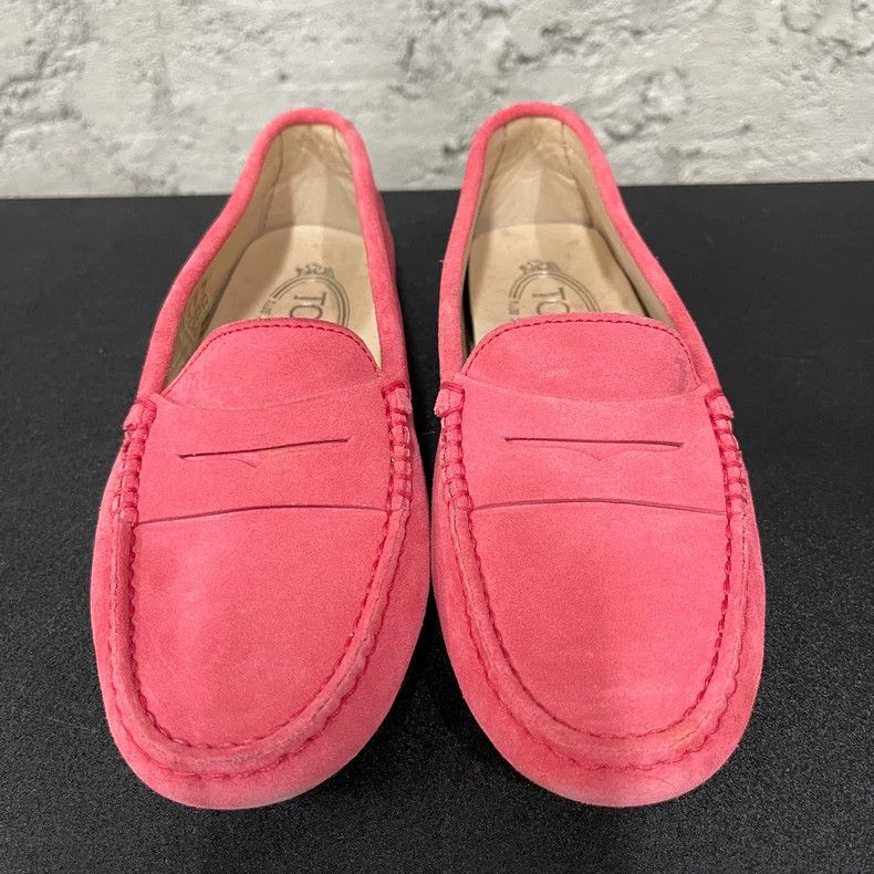 Tod's Tods Suede Loafers in Bright Pink Size US 4 / IT 34 - 6 Thumbnail