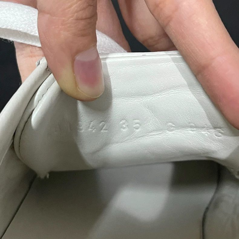 Gucci Gucci Bee White Sneakers Size 35 Size US 5 / IT 35 - 8 Thumbnail