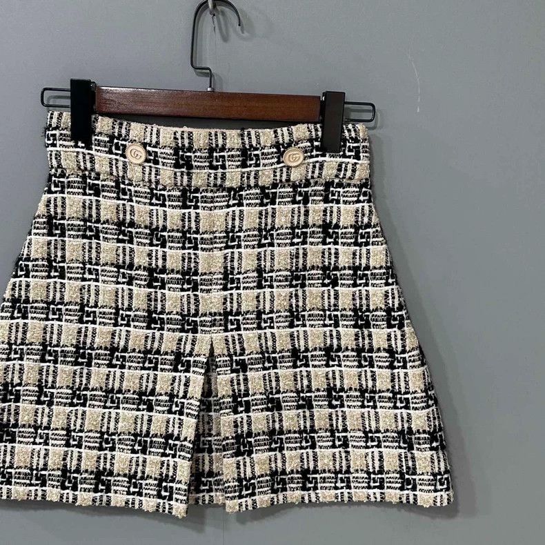 Gucci Knitted Short Skirt by GUCCI Size 38" / US 16 / IT 52 - 2 Thumbnail