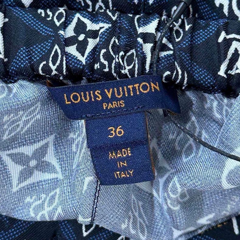 Louis Vuitton Louis Vuitton Printed Shorts from 1854 Collection Size 36" / US 14 / IT 50 - 5 Thumbnail