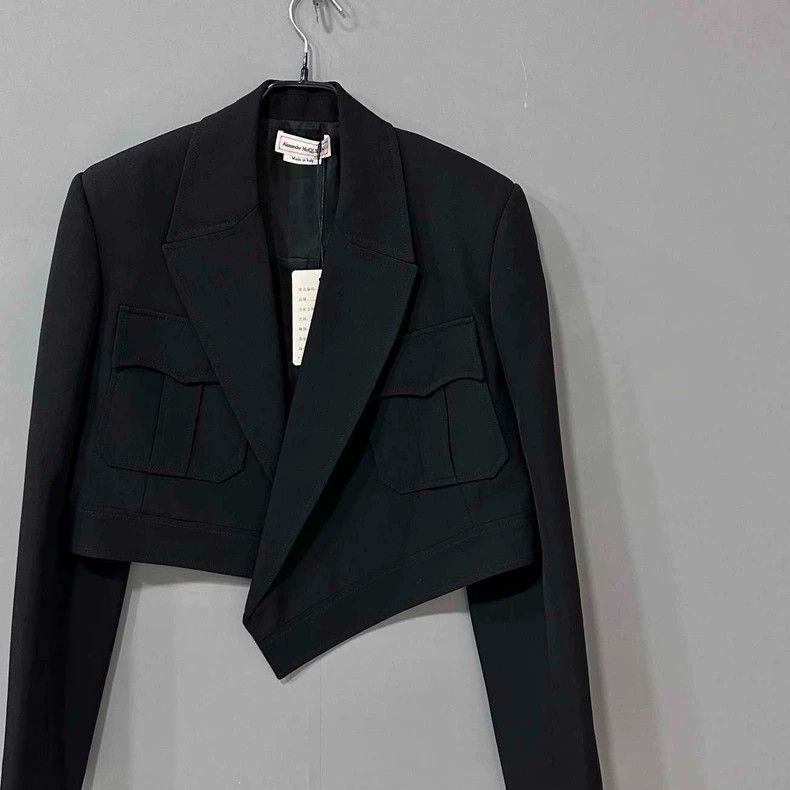 Alexander McQueen Black Women's Cropped Blazer Alexander McQueen Size L / US 10 / IT 46 - 2 Thumbnail