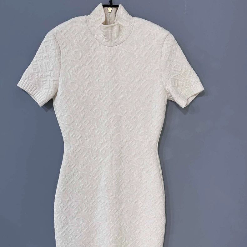 Fendi Fendi Embossed Logo Short Sleeve Dress Size M / US 6-8 / IT 42-44 - 3 Thumbnail
