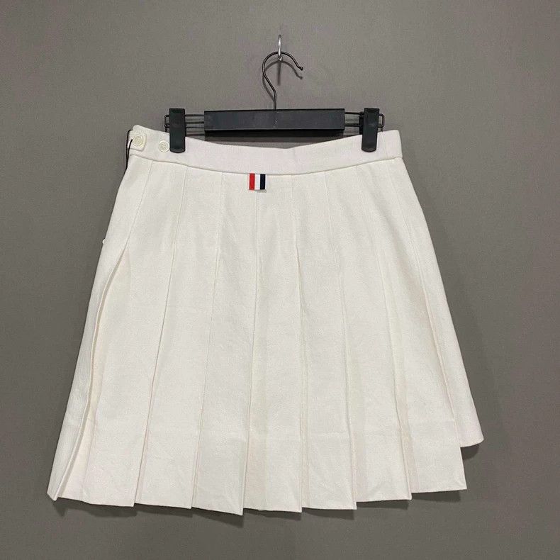 Thom Browne White Classic Pleated Skirt by Thom Browne Size 40" / US 18 - 3 Thumbnail