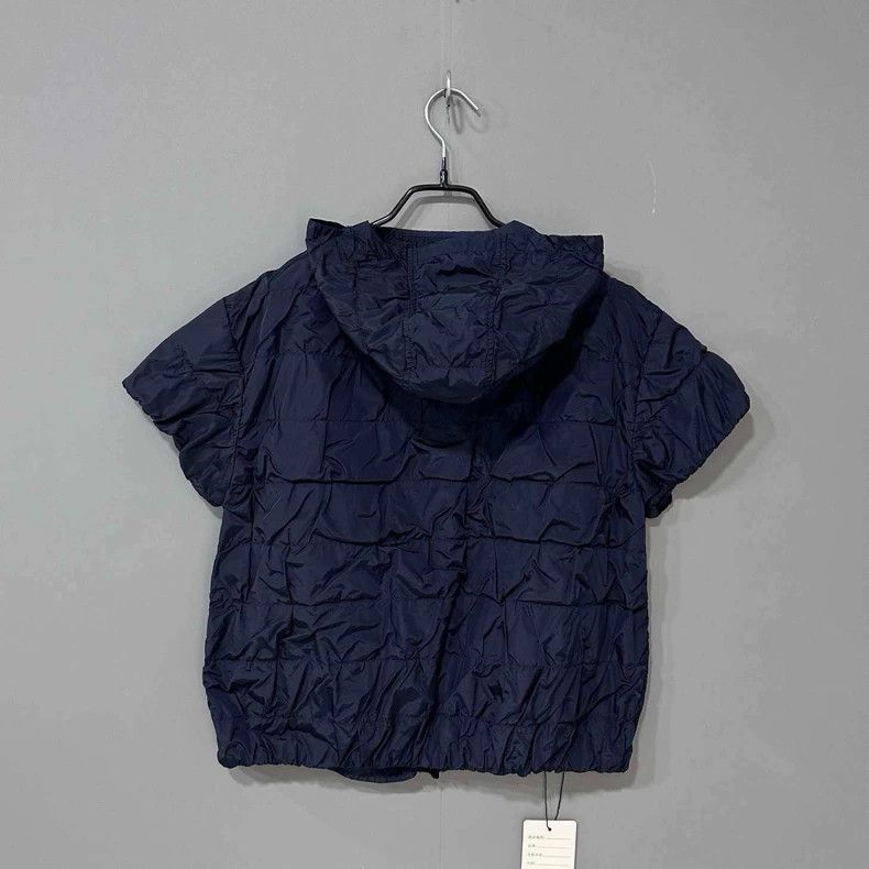 Moncler Short Sleeve Zip-Up Crinkled Jacket Size S / US 4 / IT 40 - 3 Thumbnail