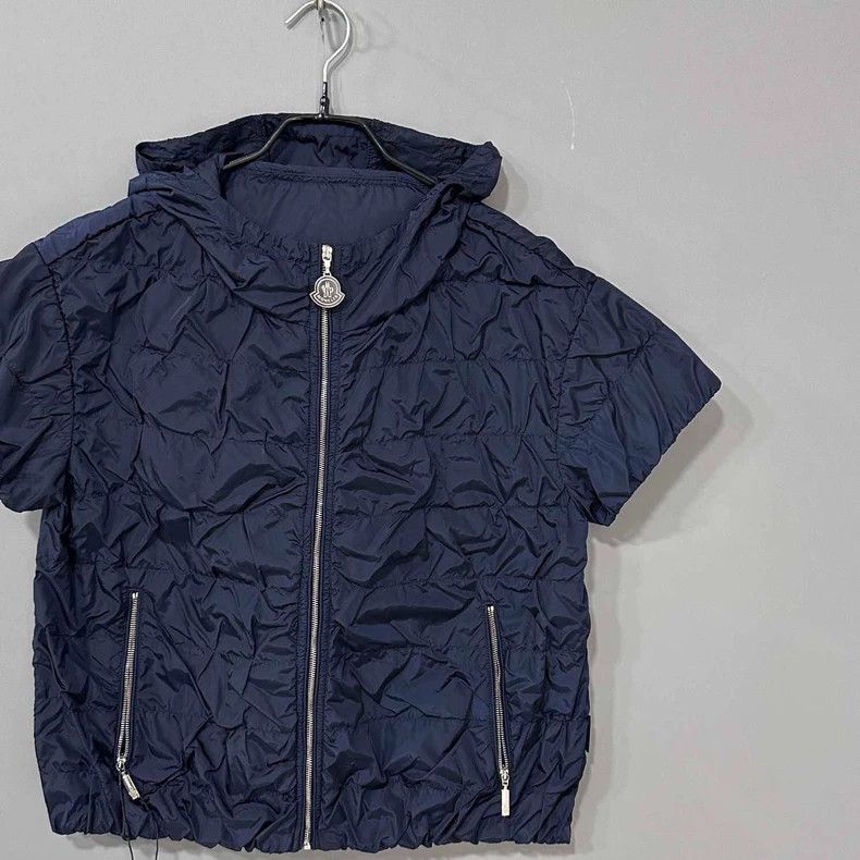 Moncler Short Sleeve Zip-Up Crinkled Jacket Size S / US 4 / IT 40 - 2 Thumbnail