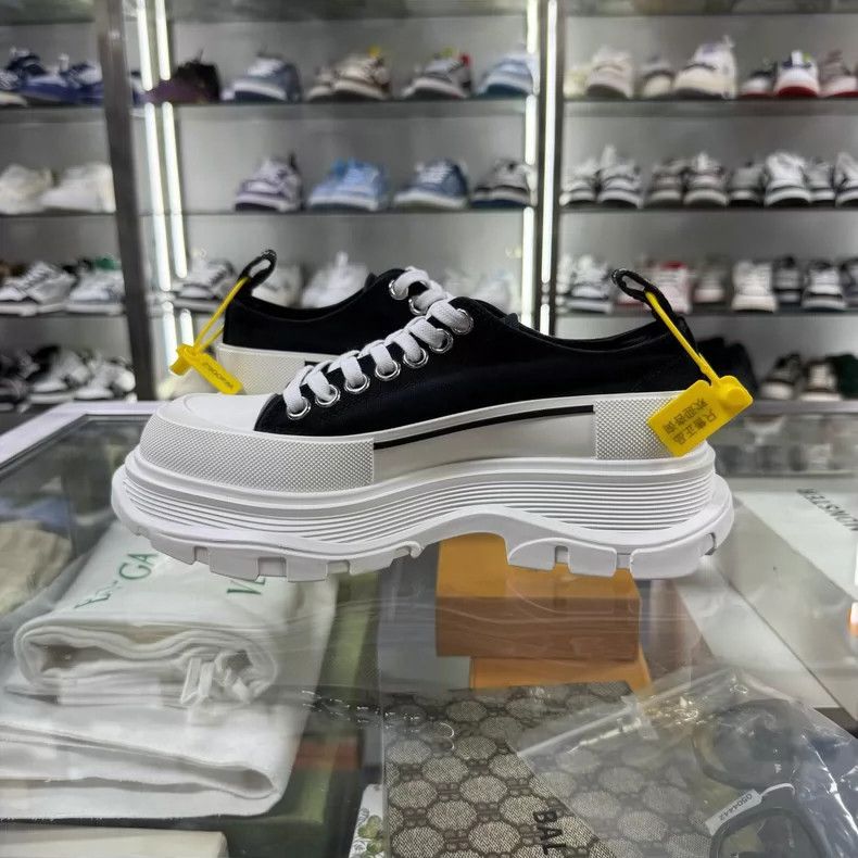 Alexander McQueen Alexander McQueen Black and White Platform Sneakers Size US 6 / IT 36 - 5 Thumbnail