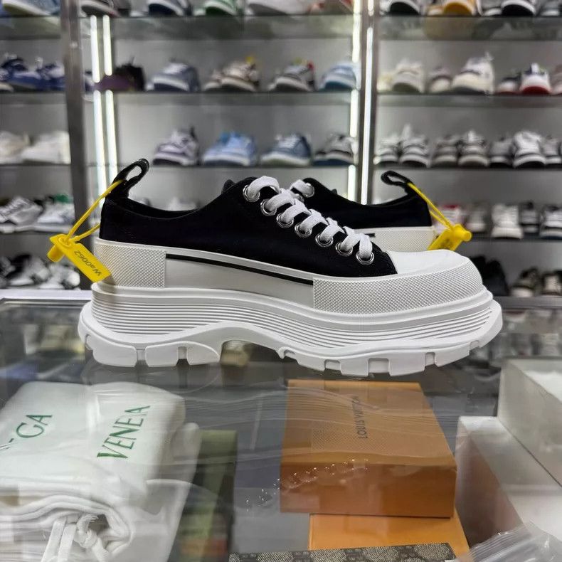 Alexander McQueen Alexander McQueen Black and White Platform Sneakers Size US 6 / IT 36 - 4 Thumbnail