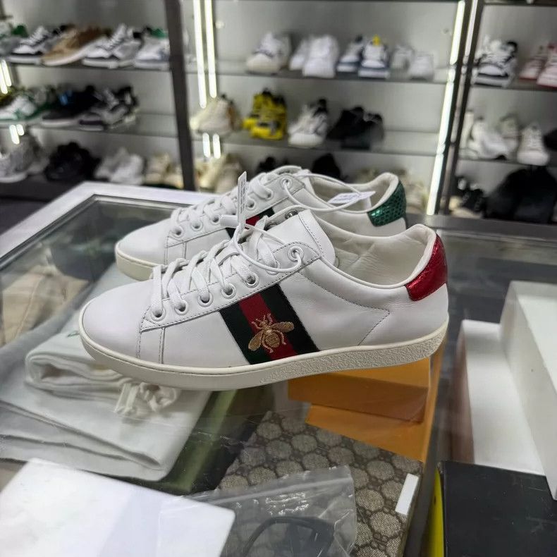 Gucci GUCCI Bee Sneakers Size 35 for Women Size US 5 / IT 35 - 2 Thumbnail