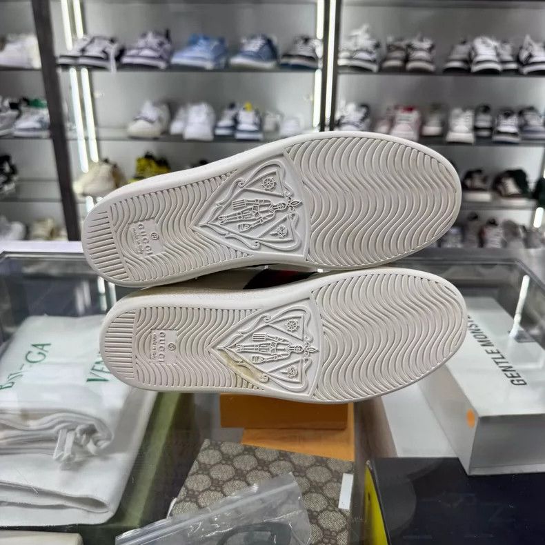 Gucci GUCCI Bee Sneakers Size 35 for Women Size US 5 / IT 35 - 3 Thumbnail