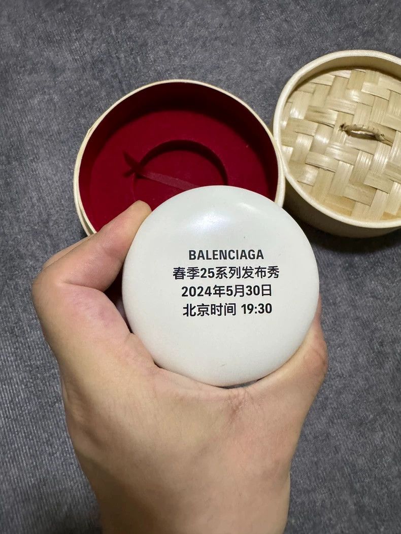 Balenciaga Balenciaga Dinner Invitation with Dumpling Figurine Size ONE SIZE - 3 Thumbnail