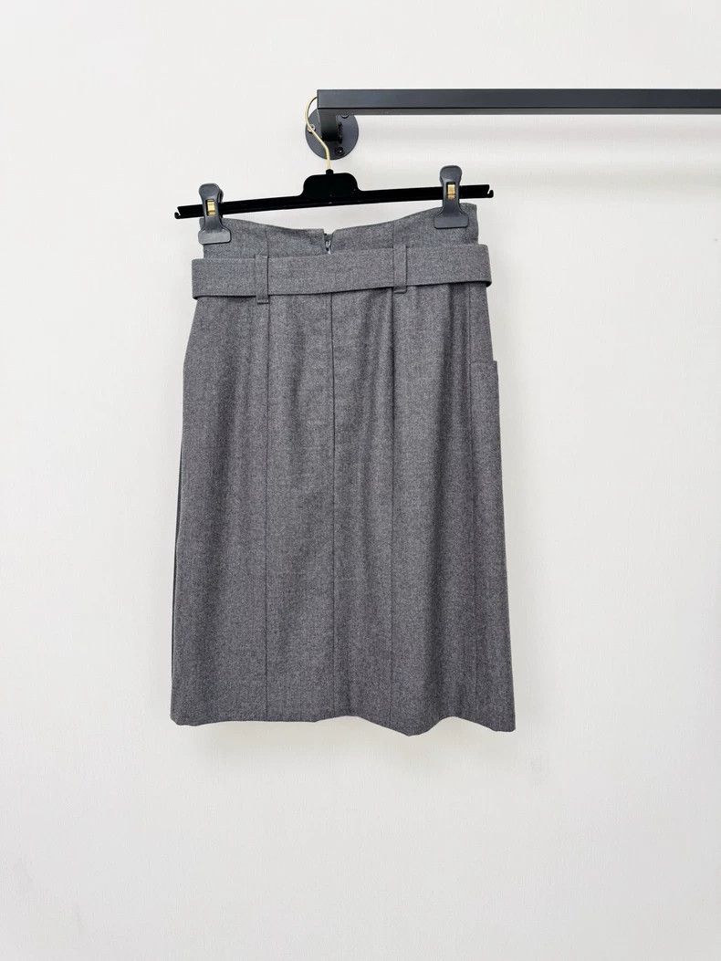 Chanel Chanel Gray Skirt with Gold Belt Size 22" - 6 Thumbnail