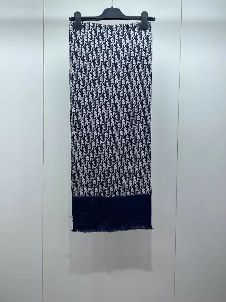 Dior Dior Silk Scarf in Excellent Condition Size ONE SIZE - 2 Thumbnail