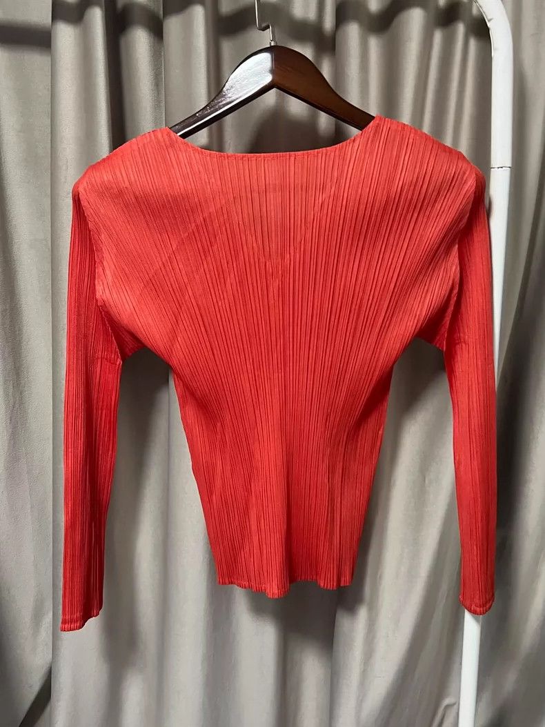Issey Miyake Issey Miyake Red Long Sleeve Blouse Size S / US 4 / IT 40 - 2 Thumbnail