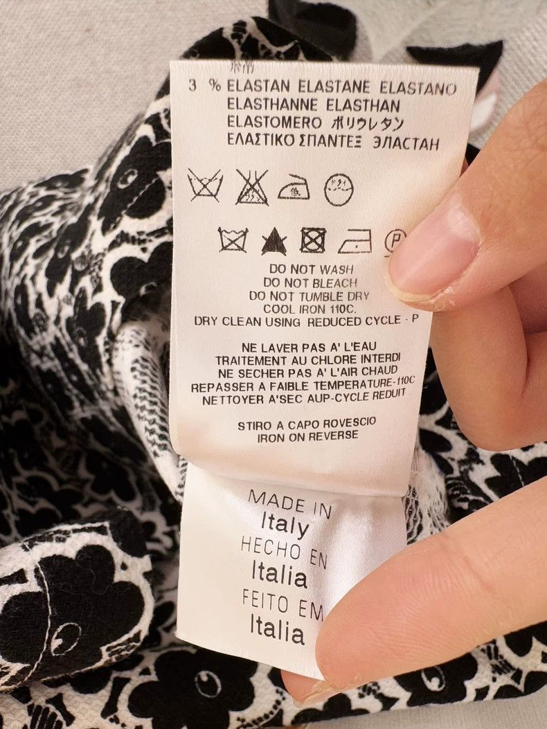 Love Moschino Love Moschino Dress with Floral Pattern Size M / US 6-8 / IT 42-44 - 3 Thumbnail