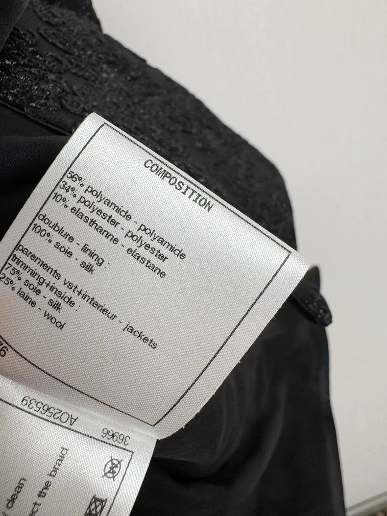 Chanel Chanel Black Off-Shoulder Jacket with Embellishments Size M / US 6-8 / IT 42-44 - 4 Thumbnail