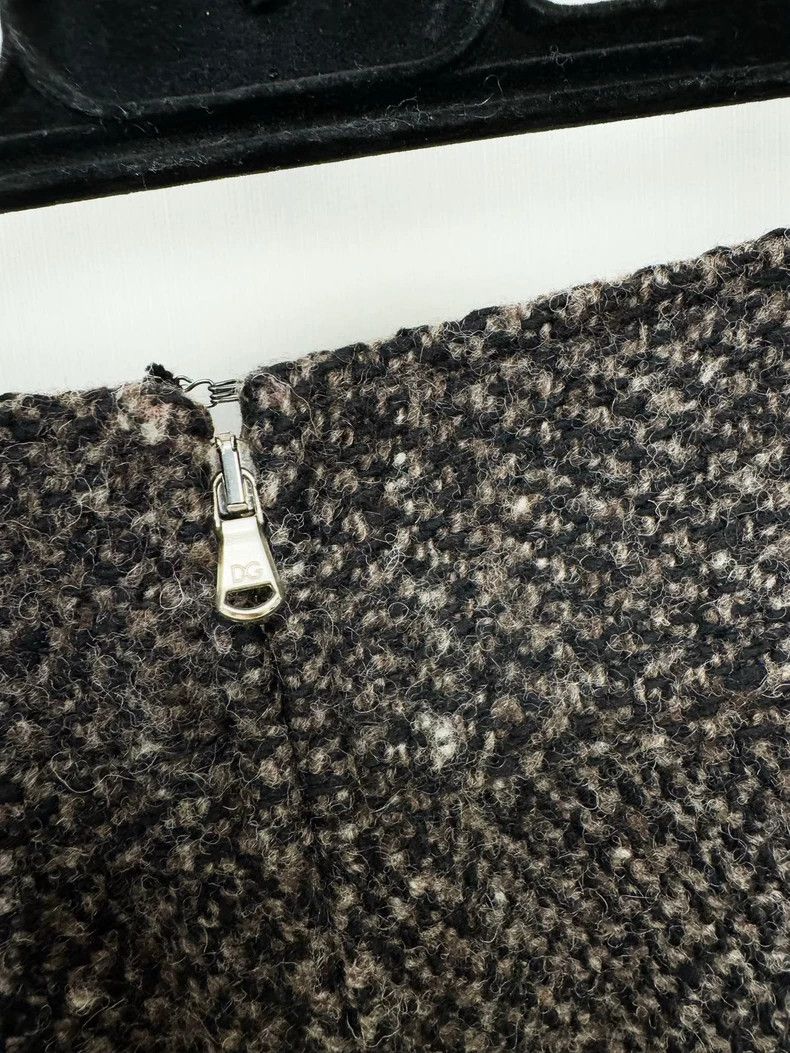 Dolce & Gabbana DG Wool Skirt with Gold Buttons Size 40" / US 18 - 3 Thumbnail