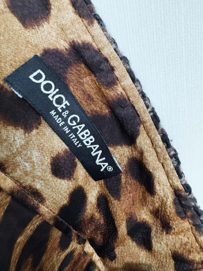 Dolce & Gabbana DG Wool Skirt with Gold Buttons Size 40" / US 18 - 4 Thumbnail