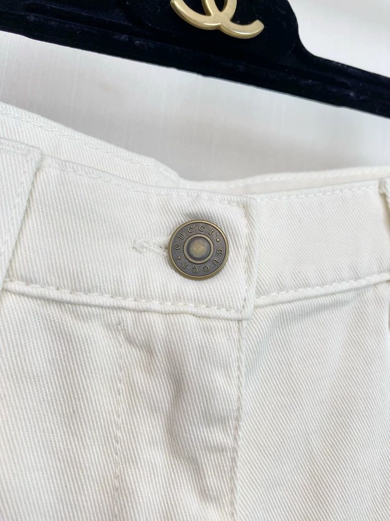 Gucci Gucci White Shorts Almost Like New Size 22" - 3 Thumbnail