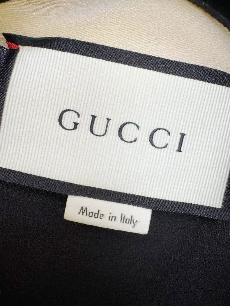 Gucci Gucci Silk Shirt with Pearl Buttons Size XS / US 0-2 / IT 36-38 - 2 Thumbnail