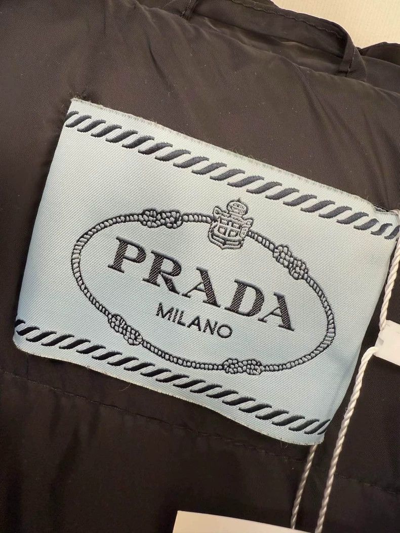 Prada Prada Down Jacket Size 40 Size M / US 6-8 / IT 42-44 - 3 Thumbnail