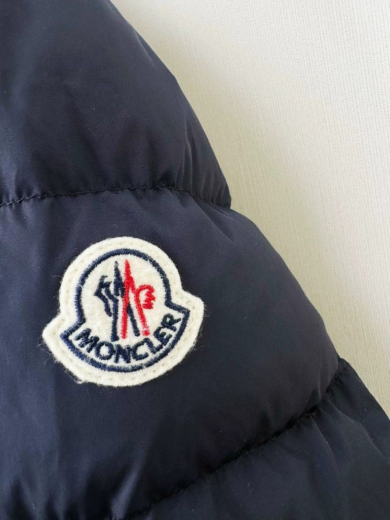 Moncler Moncler Down Jacket in Dark Blue Color Size M / US 6-8 / IT 42-44 - 2 Thumbnail