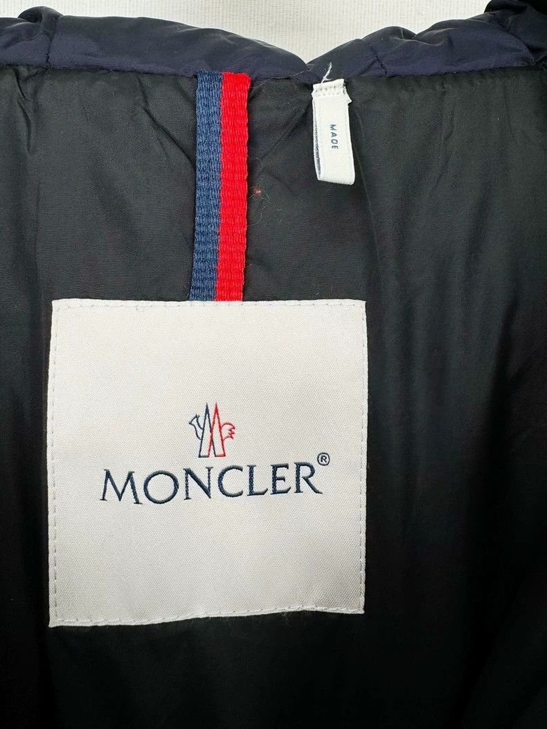 Moncler Moncler Down Jacket in Dark Blue Color Size M / US 6-8 / IT 42-44 - 3 Thumbnail