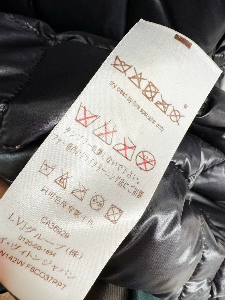 Louis Vuitton Louis Vuitton Reversible Down Jacket with Fur Hood Size S / US 4 / IT 40 - 8 Thumbnail