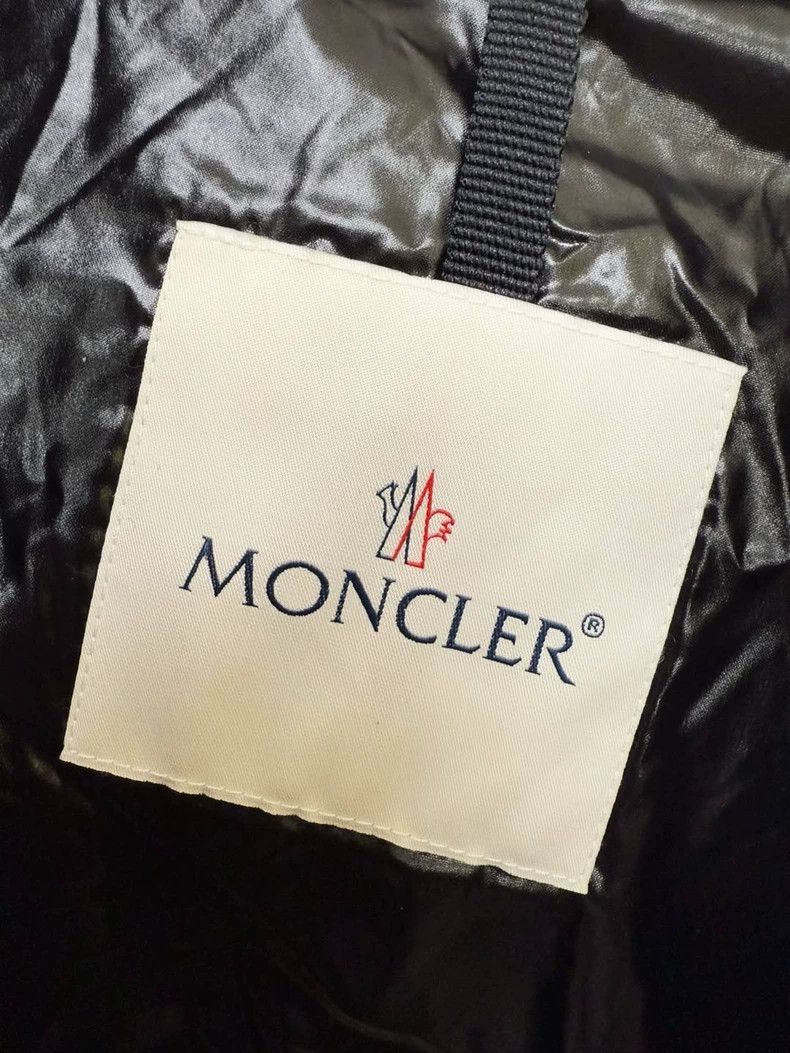 Moncler Moncler Puffer Jacket with Glossy Finish Size XL / US 12-14 / IT 48-50 - 3 Thumbnail