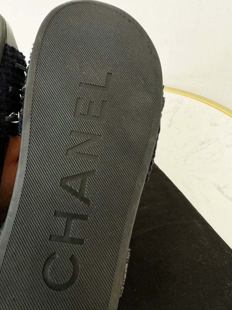 Chanel Chanel Chain Slide Sandals Size 36 Size US 6 / IT 36 - 7 Thumbnail