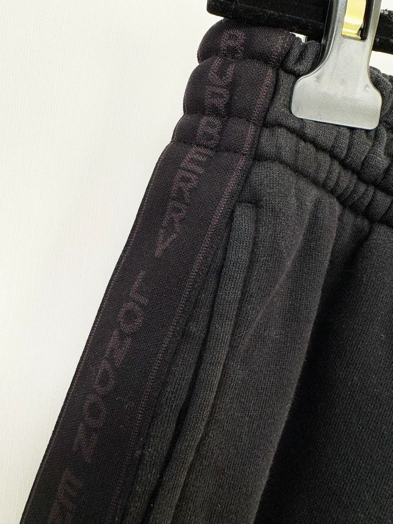 Burberry Burberry Black Sport Shorts Size S Size 23" - 2 Thumbnail