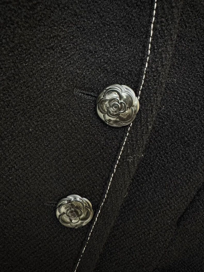 Chanel Chanel Jacket Almost New Size 38 Size M / US 6-8 / IT 42-44 - 2 Thumbnail