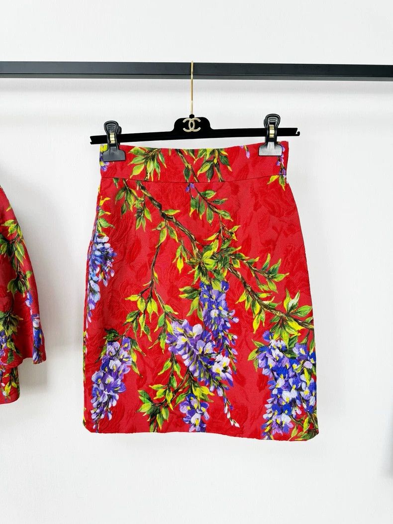 Dolce & Gabbana DG Dolce & Gabbana Jacket and Skirt Set Size S / US 4 / IT 40 - 3 Thumbnail