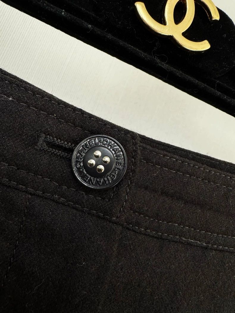 Chanel Chanel Black Skirt Size 34 Very Good Condition Size 34" / US 12 / IT 48 - 2 Thumbnail