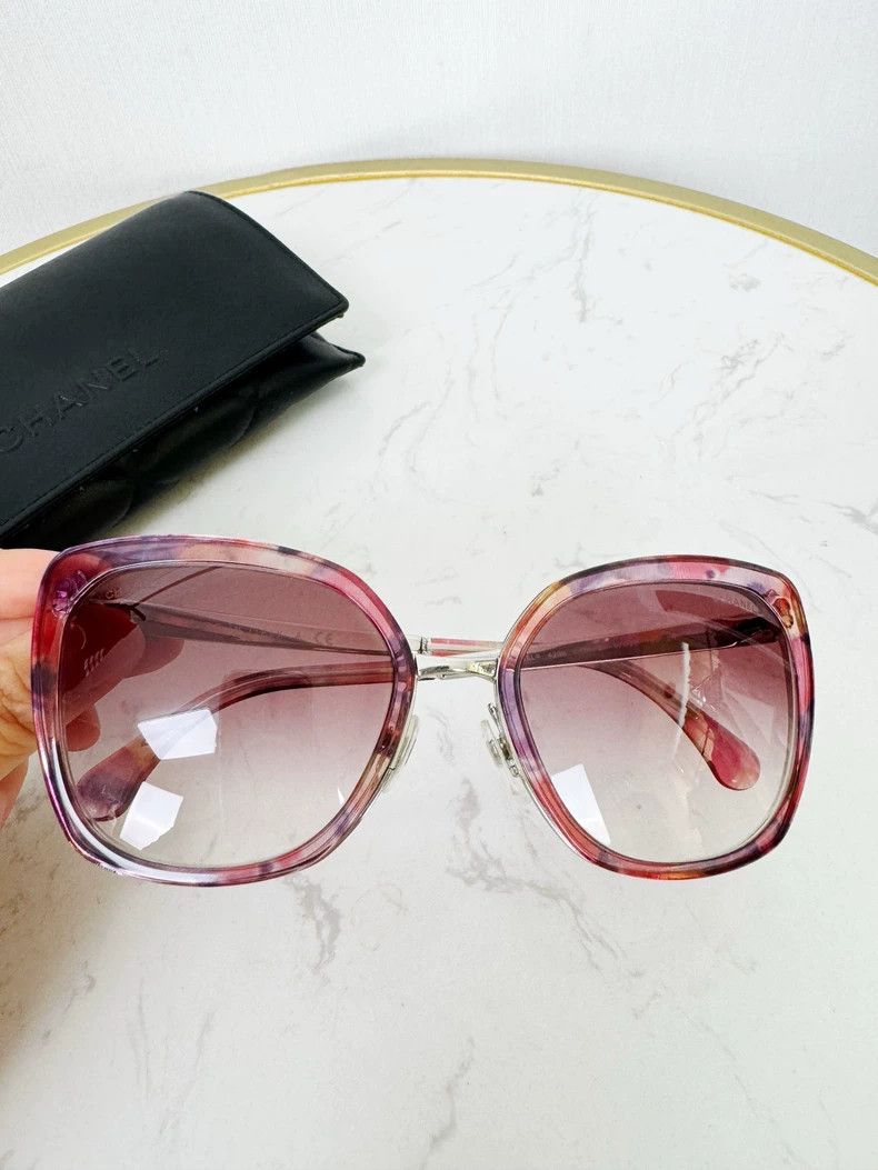 Chanel Chanel Sunglasses with Case Size ONE SIZE - 7 Thumbnail