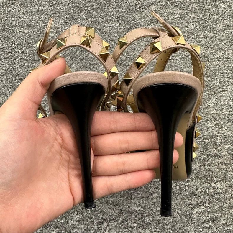 Valentino Valentino High Heel Black Shoes Size 35 Size US 5 / IT 35 - 6 Thumbnail